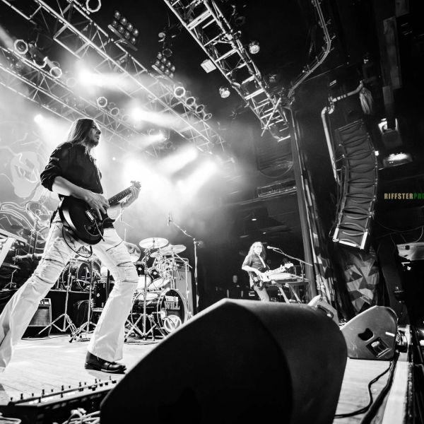 riffster-rock-web21278C790-9465-BCA6-2385-59C3225DE41C.jpg