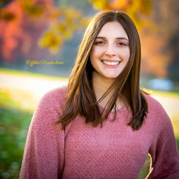 senior-girl-webbed1aa0c5eb5-80d1-58a9-e802-53032c34968045D1E541-DA23-513F-A97C-84BB98742C6F.jpg